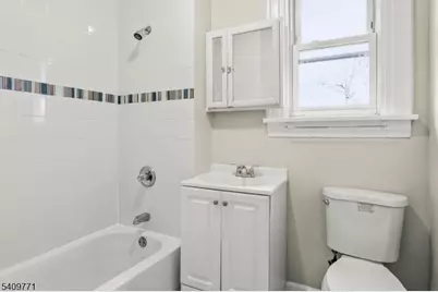 117 Parkview Ter #3, Newark, NJ 07112 - Photo 6