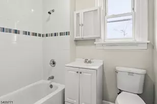 117 Parkview Terrace, Newark, NJ 07112 - Photo 6