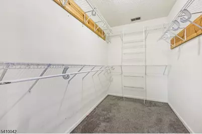 1075 Ash Dr, Mahwah, NJ 07430 - Photo 32