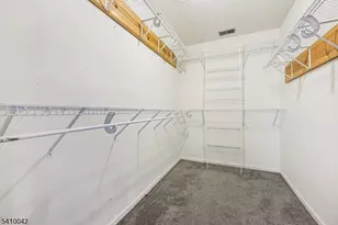 1075 Ash Dr, Mahwah, NJ 07430 - Photo 32