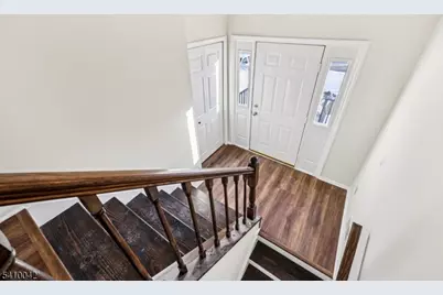 1075 Ash Dr, Mahwah, NJ 07430 - Photo 4