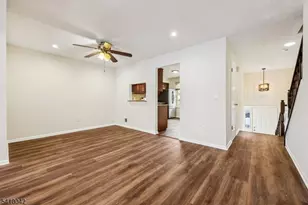 1075 Ash Dr, Mahwah, NJ 07430 - Photo 8