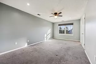 1075 Ash Dr, Mahwah, NJ 07430 - Photo 24