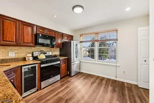 1075 Ash Dr, Mahwah, NJ 07430 - Photo 16