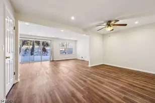 1075 Ash Dr, Mahwah, NJ 07430 - Photo 6