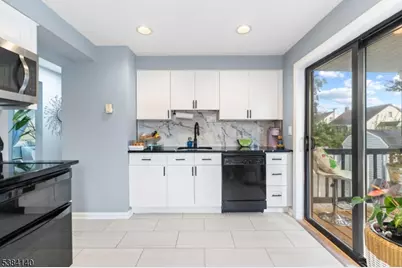 310 Stockton Ave, Roselle, NJ 07203 - Photo 6