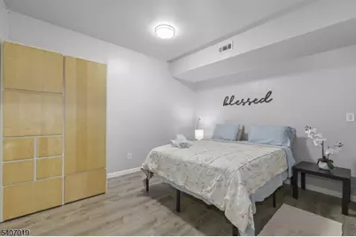 530 Broadway, Elizabeth, NJ 07206 - Photo 12