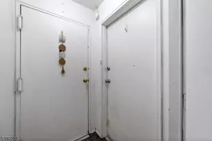 528 Andria Ave, Hillsborough Township, NJ 08844 - Photo 2