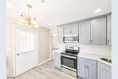 3D John Adams Ct, Monroe Township, NJ 08831 - Photo 12