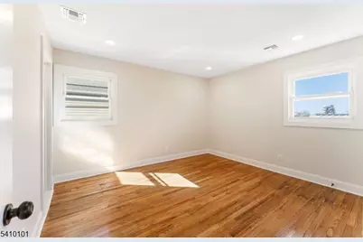 28 Toronto Ct, Maplewood, NJ 07040 - Photo 10