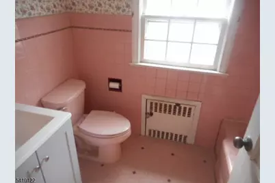 52 E Sumner Ave, Roselle Park, NJ 07204 - Photo 6