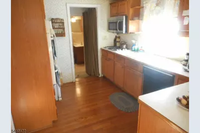 52 E Sumner Ave, Roselle Park, NJ 07204 - Photo 4