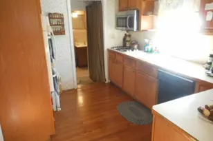 52 E Sumner Ave, Roselle Park, NJ 07204 - Photo 4