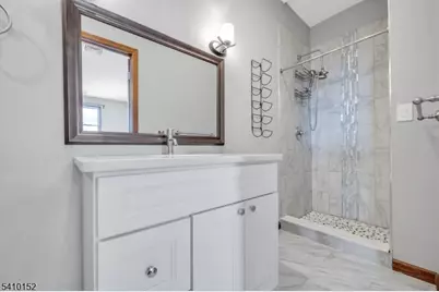 10 Red Robin Way, Raritan Township, NJ 08822 - Photo 14