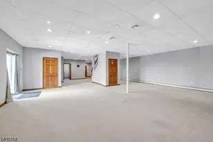 10 Red Robin Way, Raritan Township, NJ 08822 - Photo 26