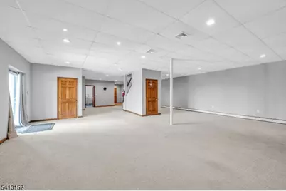 10 Red Robin Way, Raritan Township, NJ 08822 - Photo 24