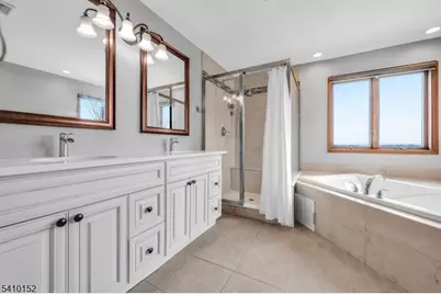 10 Red Robin Way, Raritan Township, NJ 08822 - Photo 16