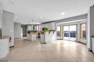 10 Red Robin Way, Raritan Township, NJ 08822 - Photo 10