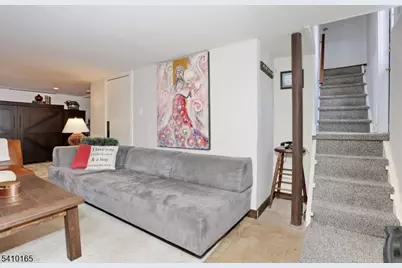 2 Maysenger Rd, Mahwah, NJ 07430 - Photo 16