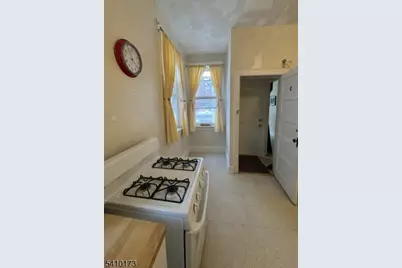 55 Walnut St #1 R, Montclair, NJ 07042 - Photo 4