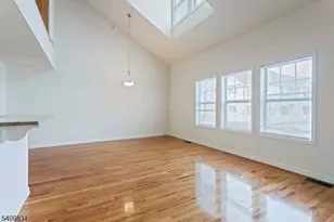 35 Pine Ln, Springfield Twp., NJ 07081 - Photo 2