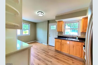 708-A Farrand St #708A, Raritan, NJ 08869 - Photo 6