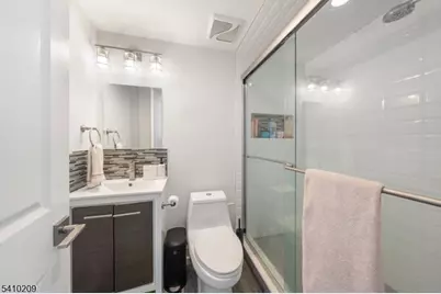 2853 Allen Ave, Union Township, NJ 07083 - Photo 14