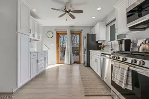 85 Sycamore Ct Ondo, Bernards Township, NJ 07920 - Photo 8