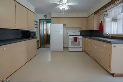 21 Spring St, Ogdensburg, NJ 07439 - Photo 12