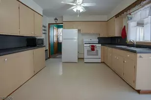 21 Spring St, Ogdensburg, NJ 07439 - Photo 12