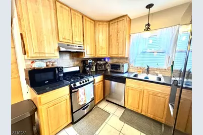 130 Pine St #3, Cliffside Park, NJ 07010 - Photo 4