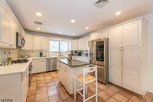 36 Yellow Brick Rd, Wayne Twp., NJ 07470 - Photo 14