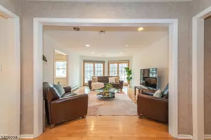 36 Yellow Brick Rd, Wayne Twp., NJ 07470 - Photo 4