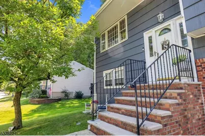 44 Deer Path Dr, Mount Olive, NJ 07836 - Photo 4