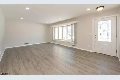 9 Robert Dr, East Hanover Township, NJ 07936 - Photo 8