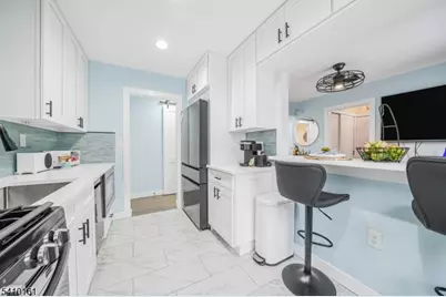 55 Knox Ter #1B, Wayne, NJ 07470 - Photo 10