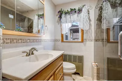 45 Lexington Blvd, Clark Township, NJ 07066 - Photo 14