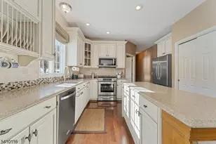 1 Yard Ct, Raritan Township, NJ 08822 - Photo 12