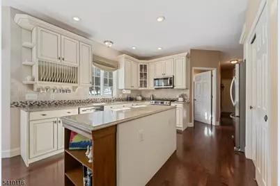 1 Yard Ct, Raritan Township, NJ 08822 - Photo 10