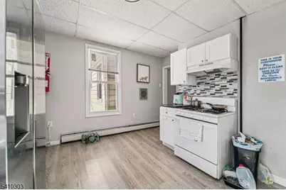 37 Hillman St, Paterson, NJ 07522 - Photo 10