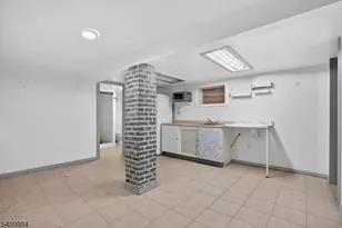 1110 Hampton Pl, Elizabeth, NJ 07201 - Photo 4