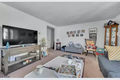 648 Milton Ave, Lyndhurst Township, NJ 07071 - Photo 14