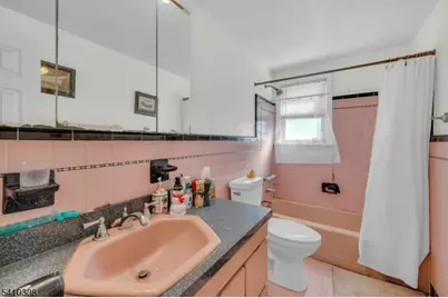 648 Milton Ave, Lyndhurst Township, NJ 07071 - Photo 16