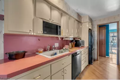 693 Hemlock St, Rahway, NJ 07065 - Photo 16