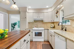 82 Union Hill Rd, Parsippany, NJ 07950 - Photo 20