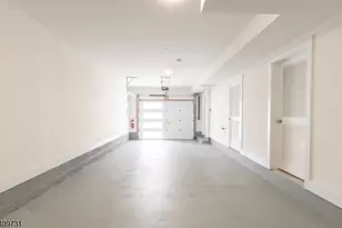 319 Renner Ave, Newark, NJ 07112 - Photo 4