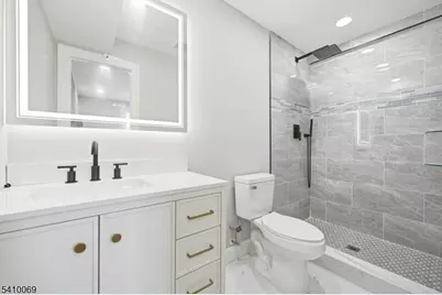 47 Nokomis Ave, Parsippany, NJ 07034 - Photo 20