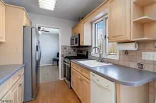 9 McKinley Pl, West Milford, NJ 07480 - Photo 6