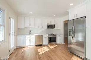 9 Dixon Pl, East Hanover Township, NJ 07936 - Photo 4