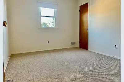 365 Patricia Ct, Union Township, NJ 07083 - Photo 12